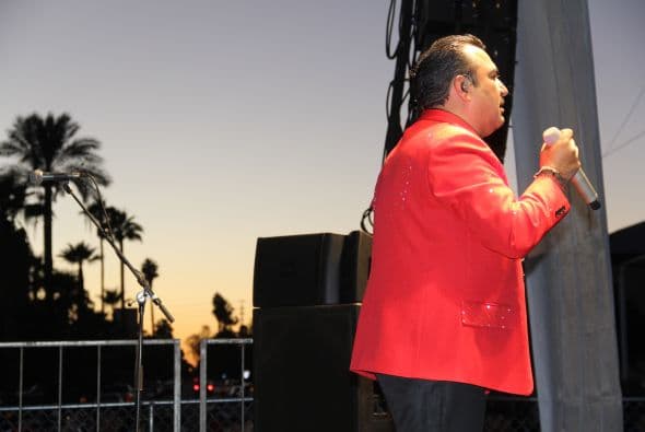 El popular Conjunto Primavera cerró con broche de oro la gran celebración del Latin Grammy Street Party en Phoenix, donde cientos de personas se congregaron desde muy temprano para escucharlos y cantar con ellos.