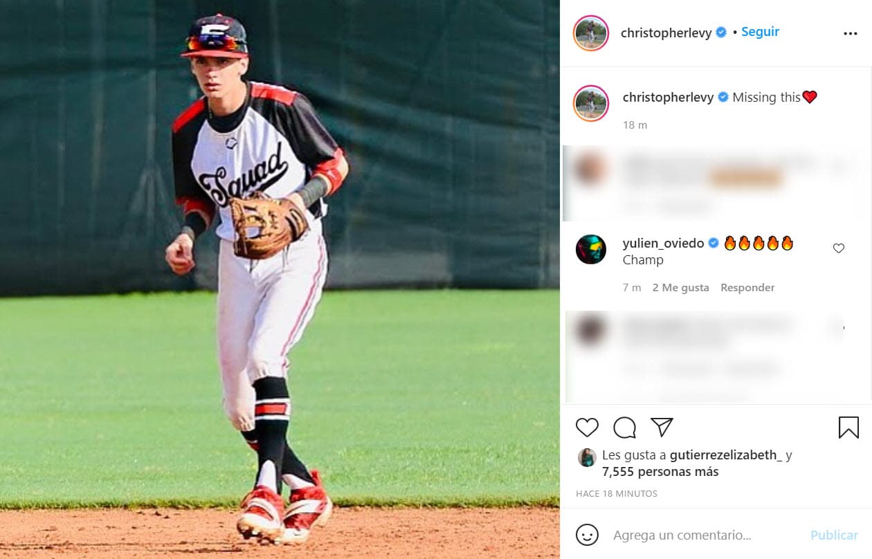 "Extrañando esto", escribió al lado de la fotografía.
<br>