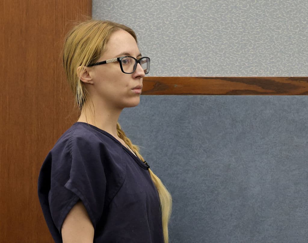 <b>Información sobre la víctima</b>: Proporcionó detalles sobre la ubicación y horarios de filmación de Aaron Goodwin en California, facilitando el acceso al presunto sicario.