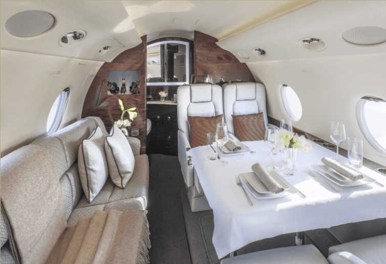 La dimensión de la cabina es de 7.44 metros de largo por 2.19 de ancho.