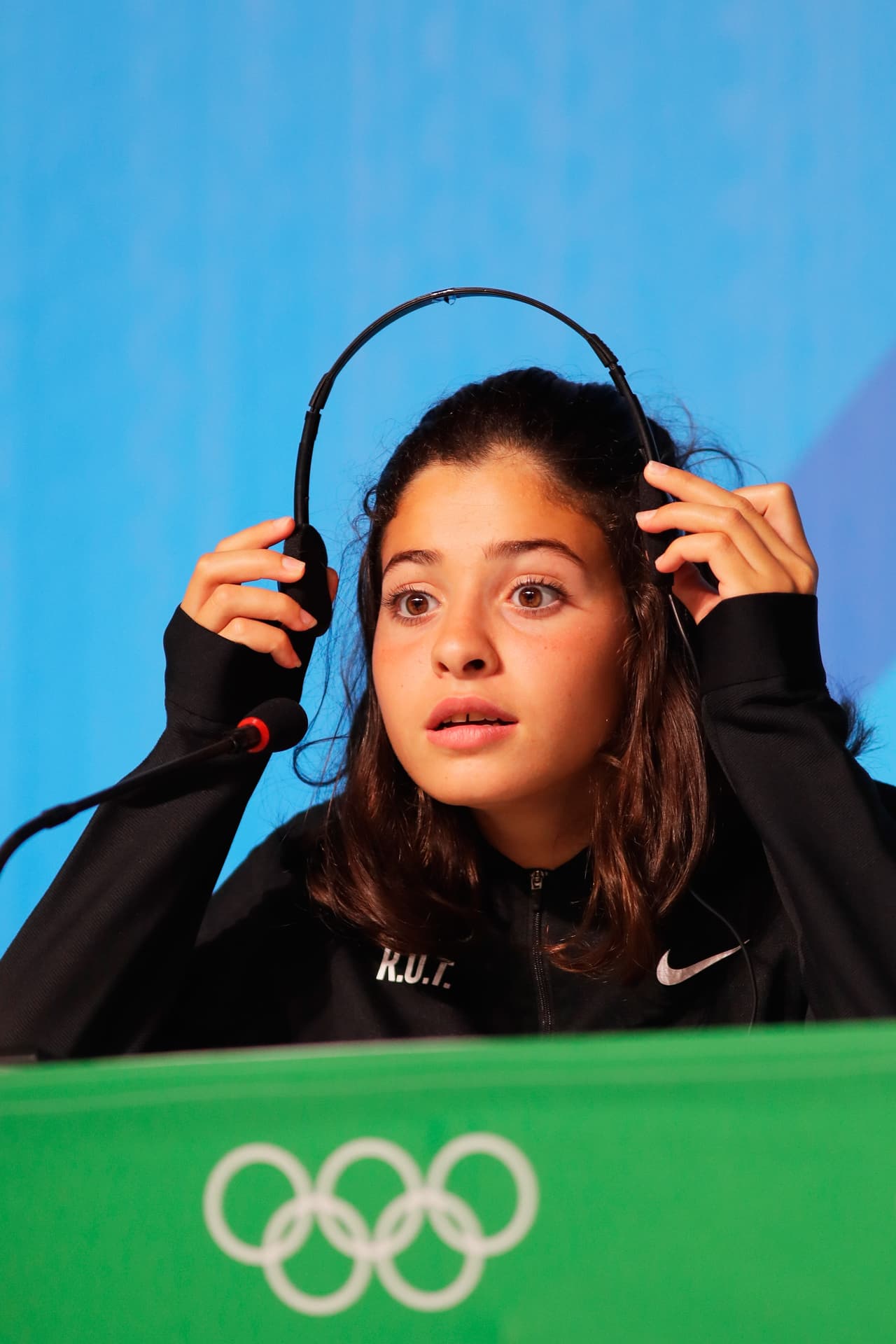 La nadadora siria Yusra Mardini, parte del equipo de atletas olímpicos refugiados, organizado por el Comité Olímpico Internacional, cautivó al mundo al contar cómo gracias a la natación salvó a varios refugiados que naufragaron en el Mar Egeo.