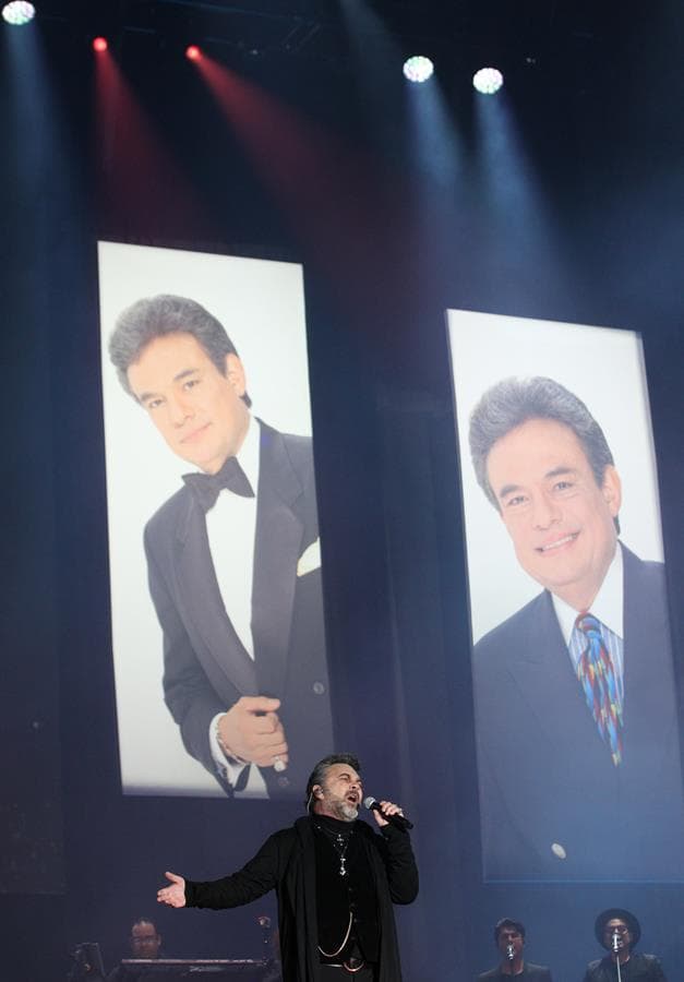Este viernes 25 de octubre se congregaron artistas de diferentes géneros musicales para rendir homenaje al célebre cantante José José en México, fallecido el pasado 28 de septiembre en Miami.