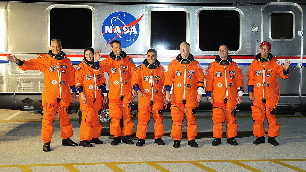 El astronautra José Hernández (en medio) trabajó en los campos de cultivo de California.