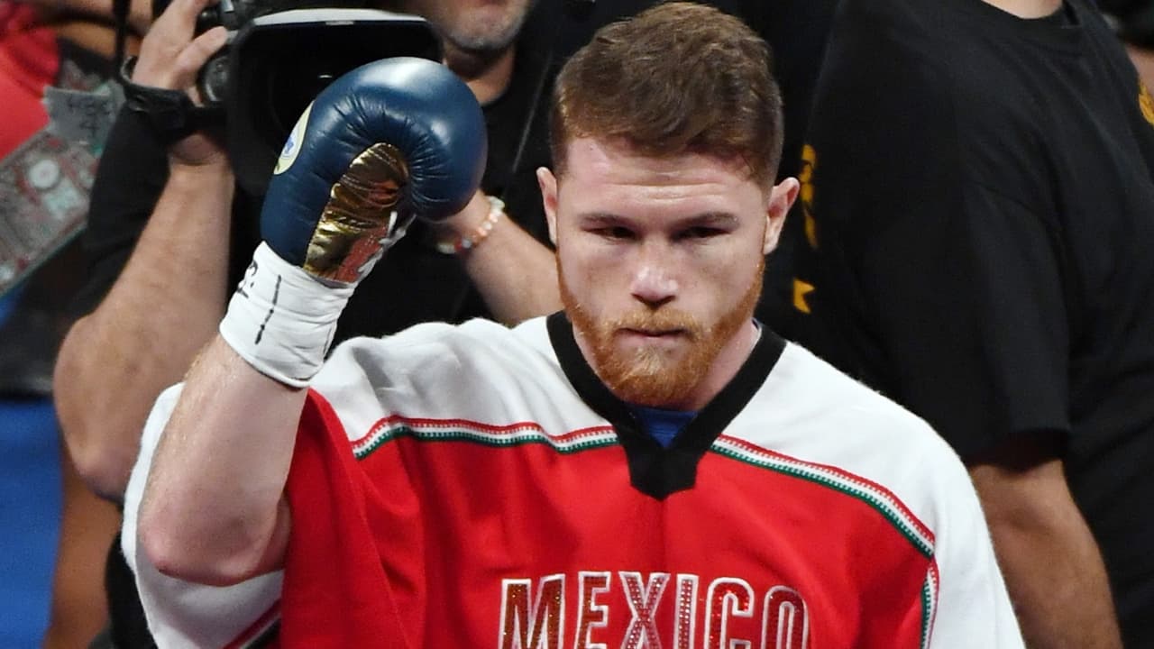 ¿El 'Canelo' cambió el boxeo por el béisbol?
