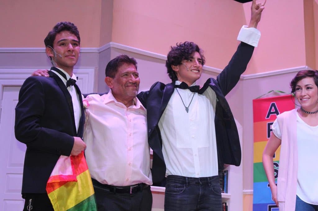 "[...] Acabo de tener una junta con él, con su mamá (Niurka Marcos) y con la escuela, y por encima de todo está este niño [...]", puntualizó.