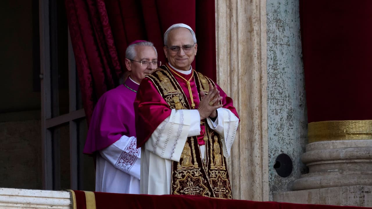 Revelan el escudo papal de León XIV, el primer papa agustino de la historia