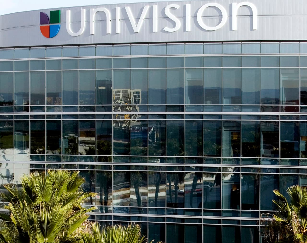 Univision se encuentra entre las compañías que hará parte de la feria. La cadena busca ejecutivos de cuenta para radio y televisión, un operador de audio, un asistente de director de tecnología, entre otros empleos. 
<br>