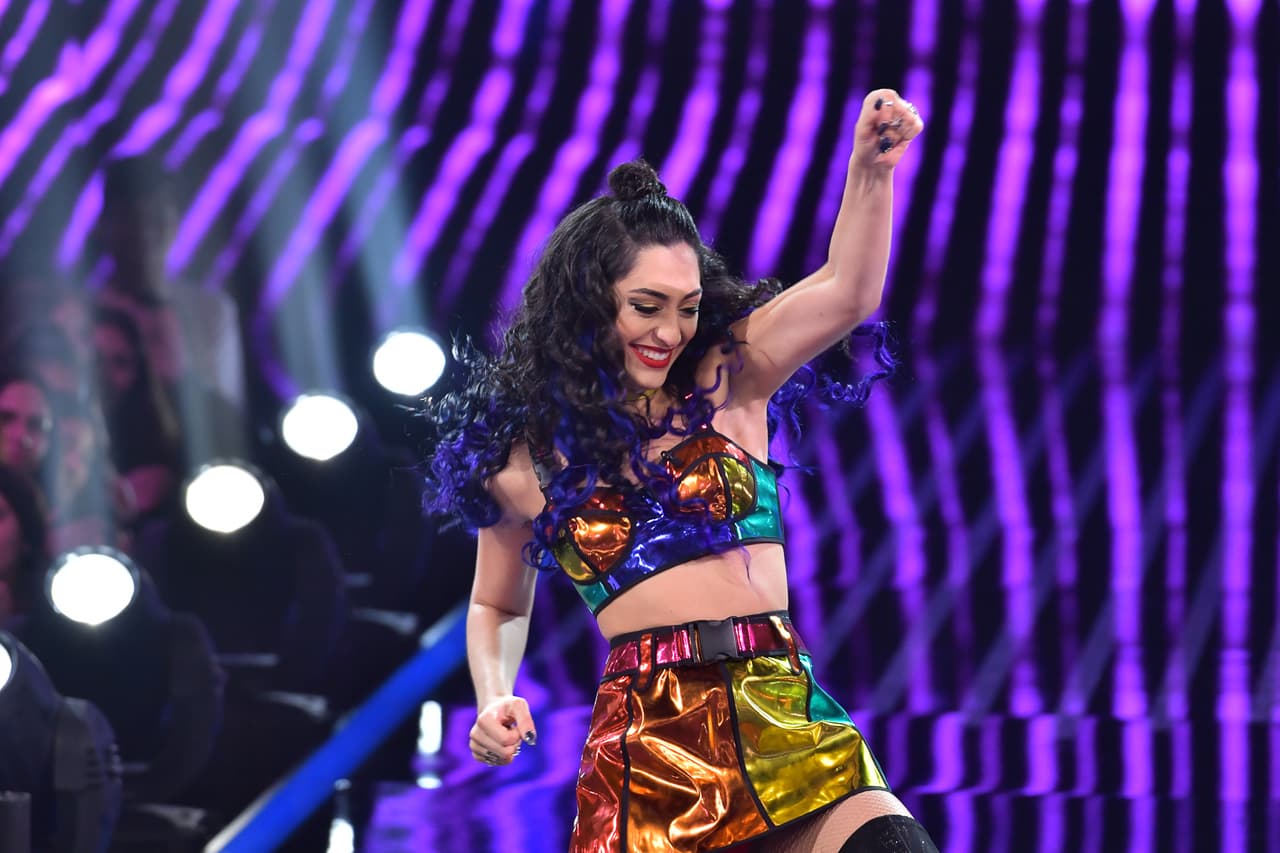 Decidió celebrar con un pequeño baile.