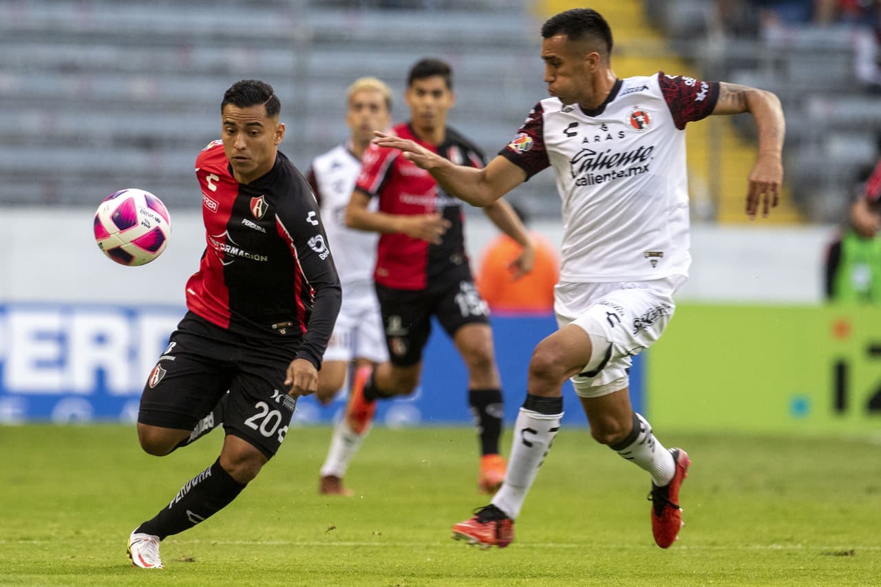 Mauro Manotas y Erick Castillo son los hombres que consiguen la victoria 0-2 de Tijuana sobre Atlas.