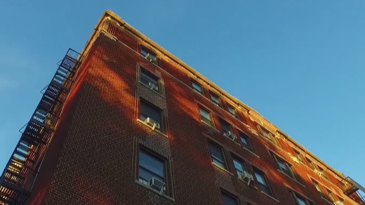 Inquilinos de Nueva York estarán protegidos del desalojo hasta el 2021: Cuomo