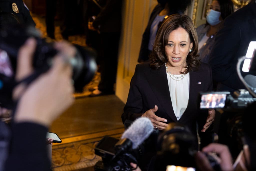 Kamala Harris se acerca al récord de votos de desempates en el Senado (señal de un Congreso trabado)