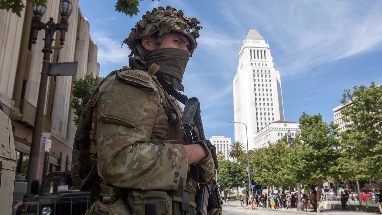 Trump defiende envío de Guardia Nacional a Los Ángeles mientras Newsom anuncia demanda por intervención ilegal 