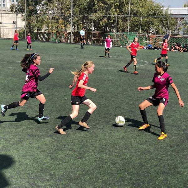 Por su parte, 
<b>Aitana</b> destaca por su gran gusto por el fútbol. De hecho, forma parte de la liga liga femenil amateur de México. ¿Será que en el futuro la veamos en las ligas mayores de este deporte?