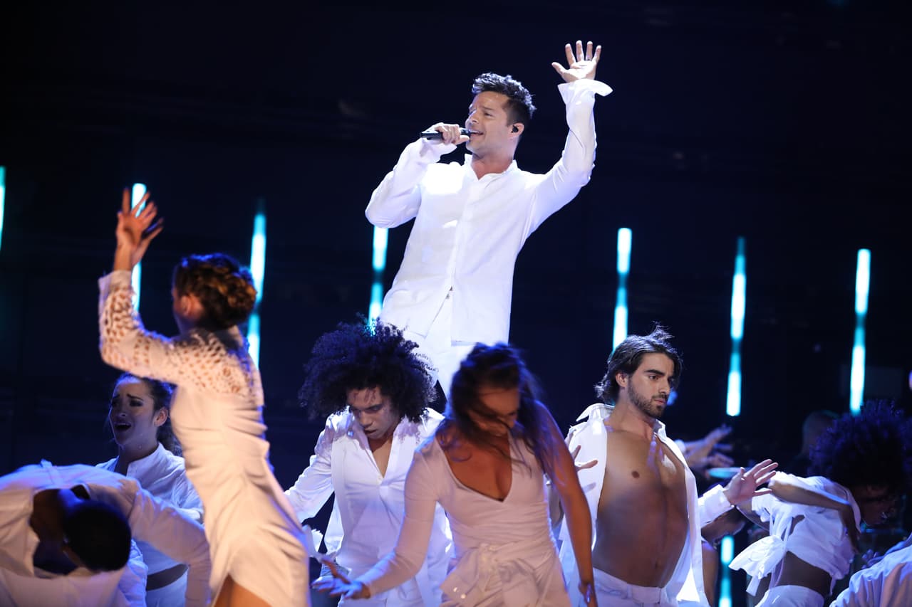 Por supuesto, Ricky llenó de mucha energía el recinto de Premio Lo Nuestro.