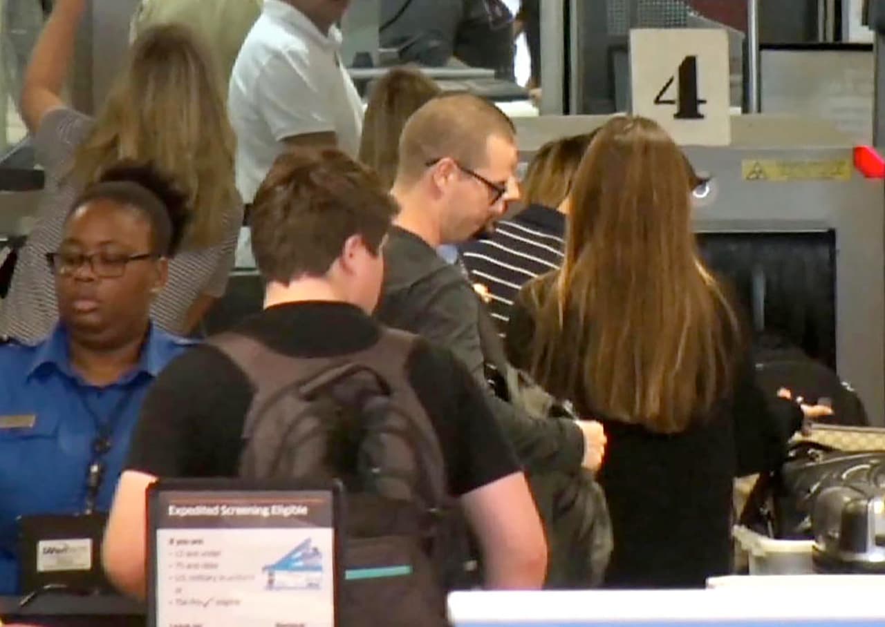 Sofía tuvo que hacer fila como cualquier otra persona.