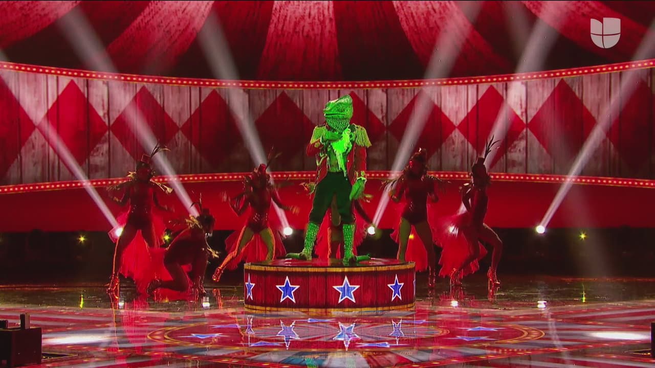 Un segundo personaje subió al escenario, Camaleón, quien se ha ganado al público con sus interpretaciones. En esta ocasión, él cantó el tema 'This is Me', de la película 'The gratest showman cast'.