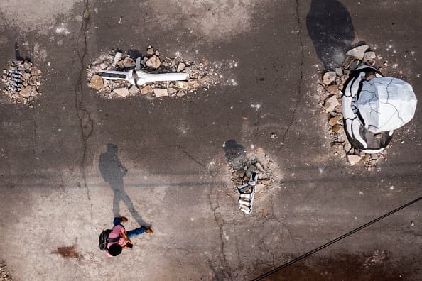 Asimismo, esta peculiar obra ha servido para denunciar el mal estado de las calles en la zona de Tláhuac, ubicada en el sureste de la capital mexicana.
<br>