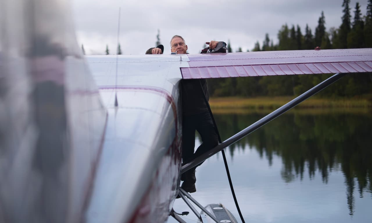 "Nunca me he opuesto a una mina antes, y no creo que alguna vez me postule a un cargo oficial sin la aprobación de la Asociación de Mineros de Alaska. Pero esto es diferente… no se podría encontrar un peor lugar para esta mina: el tamaño del depósito, el tipo del depósito y la localización del depósito ponen la bahía de Bristol en riesgo".- Rick Halford, exsenador estatal de Alaska.