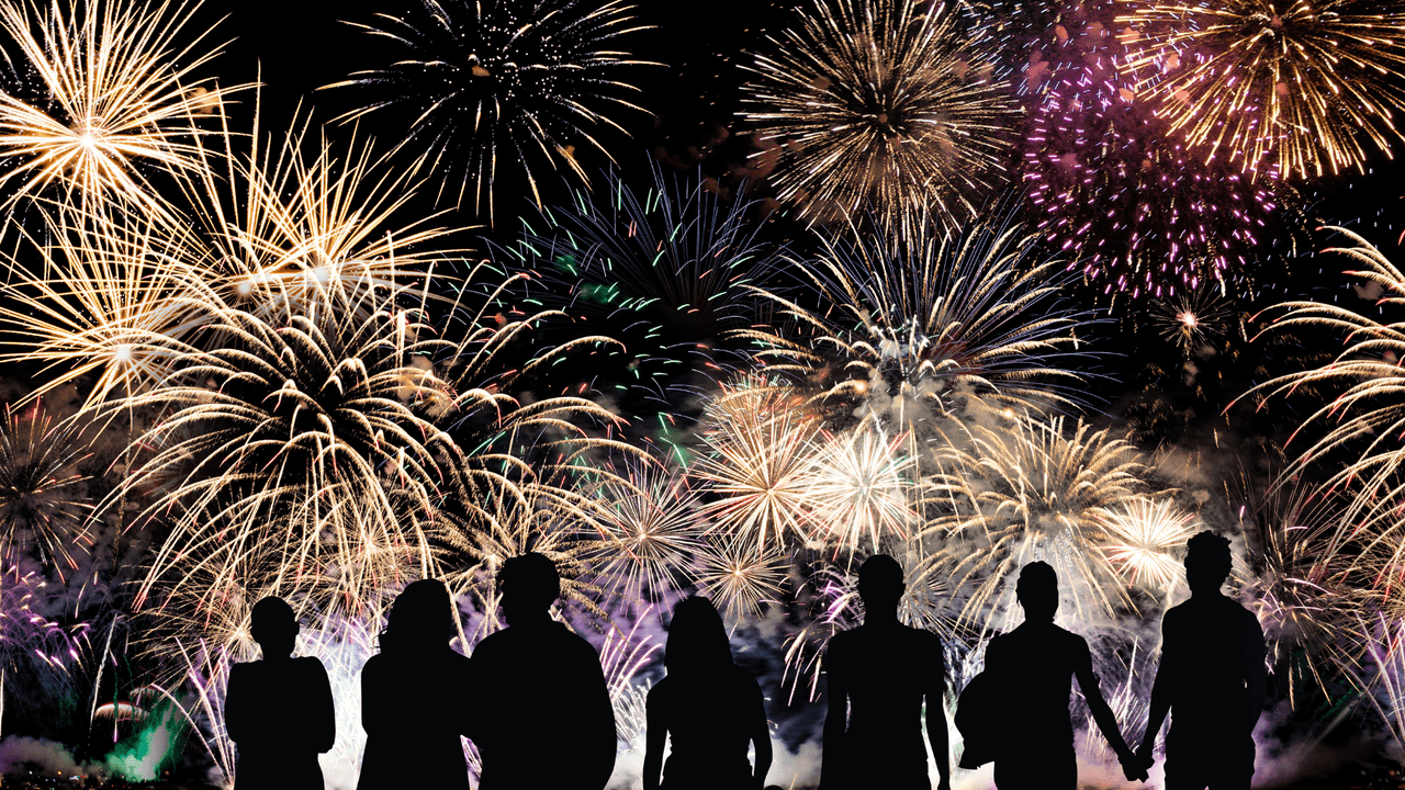 Con la celebración del 
<a href="https://www.univision.com/temas/4-de-julio">4 de Julio</a> no pueden faltar los tradicionales fuegos artificiales. En el 
<a href="https://www.univision.com/temas/valle-central">Valle Central</a> podrás disfrutarlos de forma segura en los siguientes lugares.
<br>