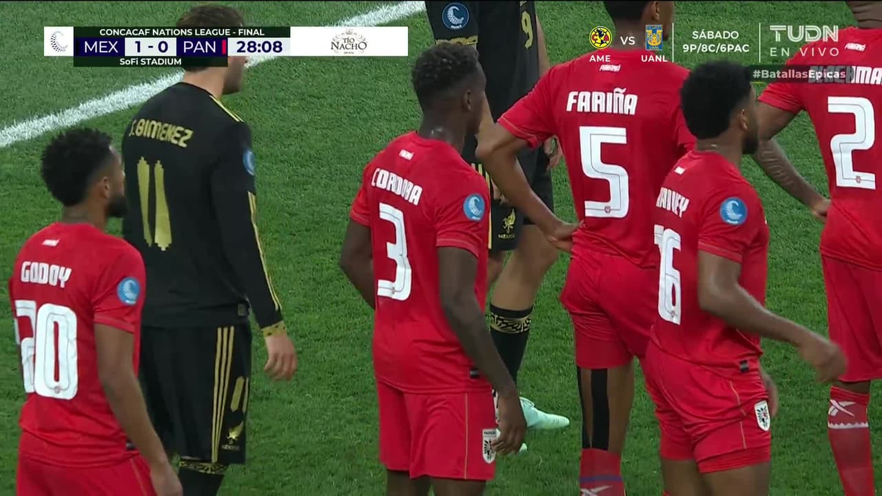 ¡TIRO ATAJADO! disparo por Luis Romo.