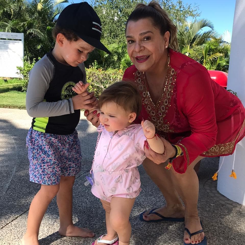 Gabriela Otiz también disfruta a sus nietos, hijos de Brandon Peniche y su primogénita Khiabeth Peniche.