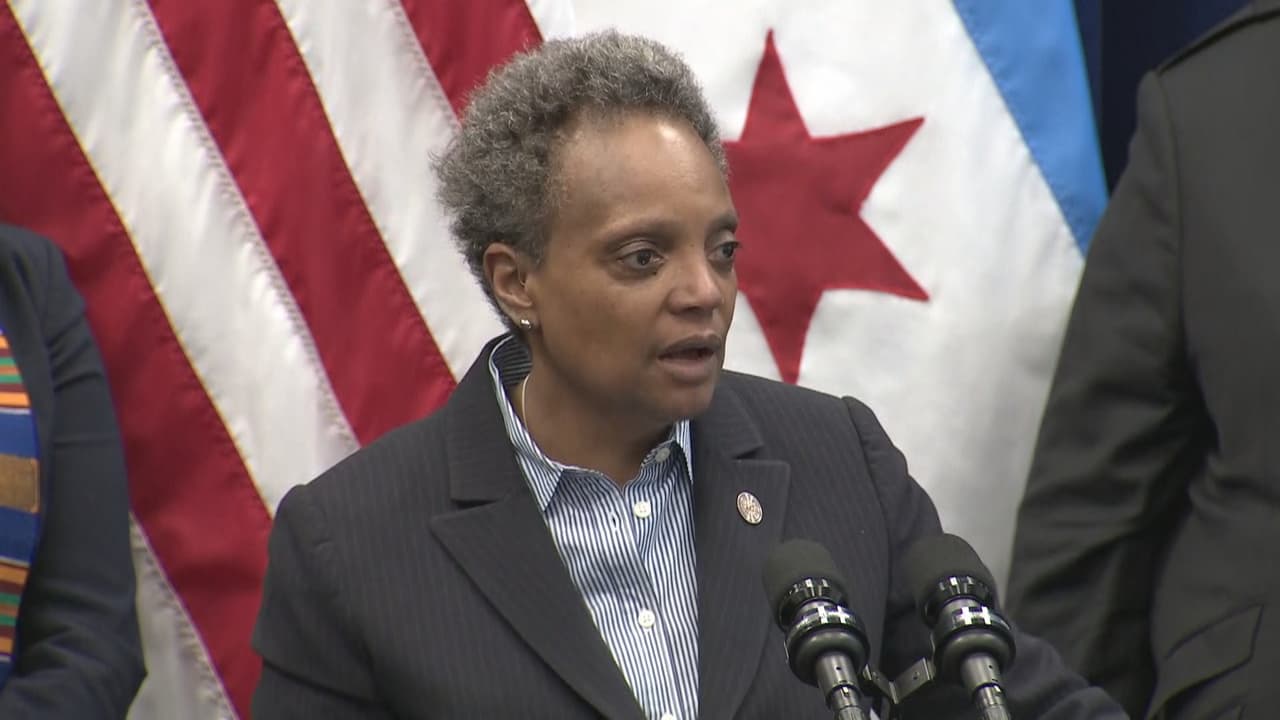 “Estamos teniendo un progreso hacia nuestra meta de vacunar a chicagüenses, y estamos contentos en anuncias que estamos trabajando con la Universidad del Estado de Chicago, los Chicago Cubs y Advocate Aurora Health para distribuir la vacunas a nuestra comunidad”, informó la alcaldesa de Chicago, Lori Lightfoot.