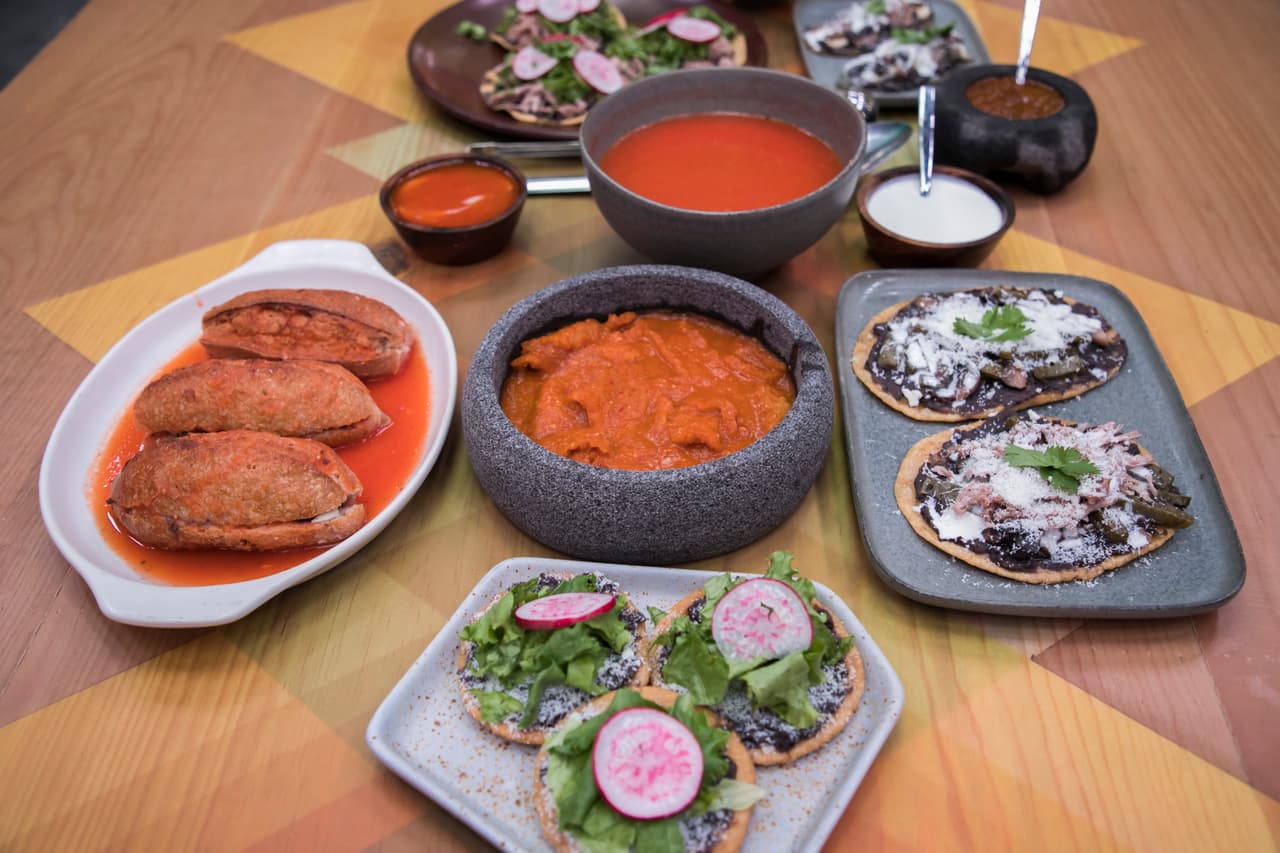 En este último reto, las Merino prepararon huaraches con nopal y tortas ahogadas de panela, cosa que no le gustó a Toño: "si van a prometer que van a traer a la mesa algo, cúmplanlo".