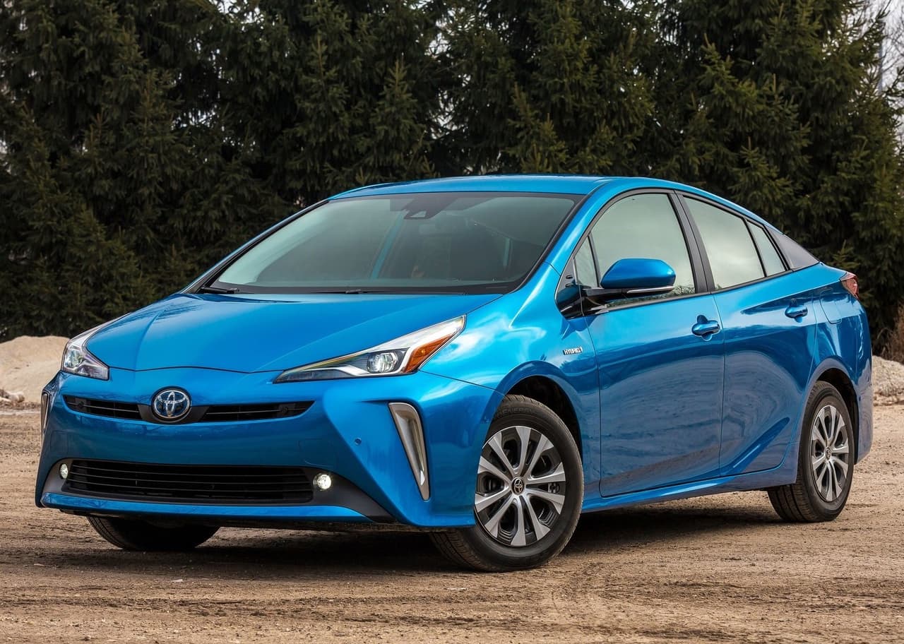 <h3 class="cms-H3-H3"><b>Si compras un modelo 2020</b></h3>
<br>
<br>
<b>Precio inicial:</b> $28,375
<br>
<b>Costo real de propiedad después de 5 años:</b> $40,503
<br>
<b>Depreciación después de 15 años:</b> $24,911
<br>
<b>Valor del vehículo en 2035:</b> $3,464