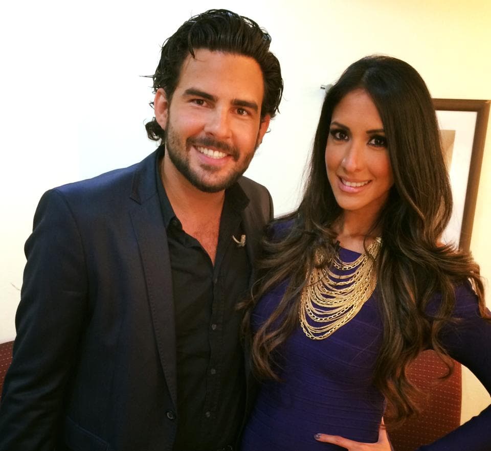 Jerry Bazua y Cynthia Urias listos para salir al aire.