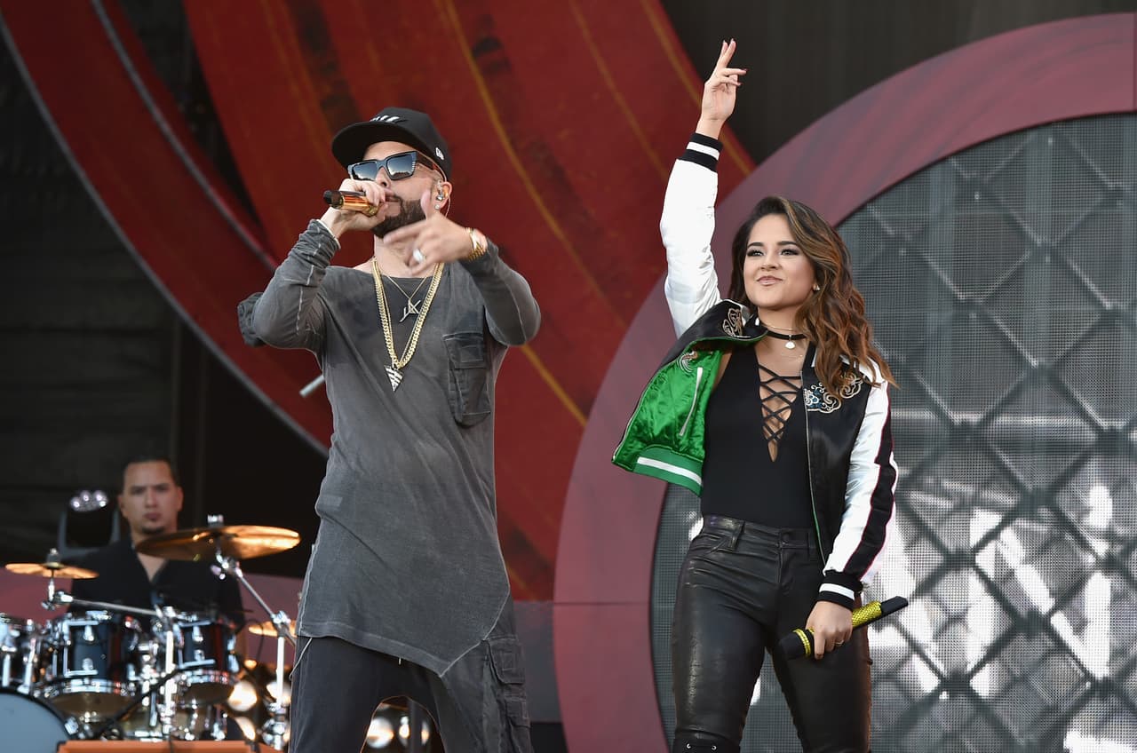 Además del rap, pop y baladas, es el reggaetón es una de sus pasiones, y es ahí donde empezó a colaborar con artistas influyentes del género, como Yandel, J Balvin y Bad Bunny.
<br>