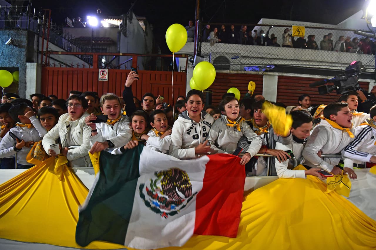 Algunos gritaban "Francisco, hermano, ya eres mexicano".