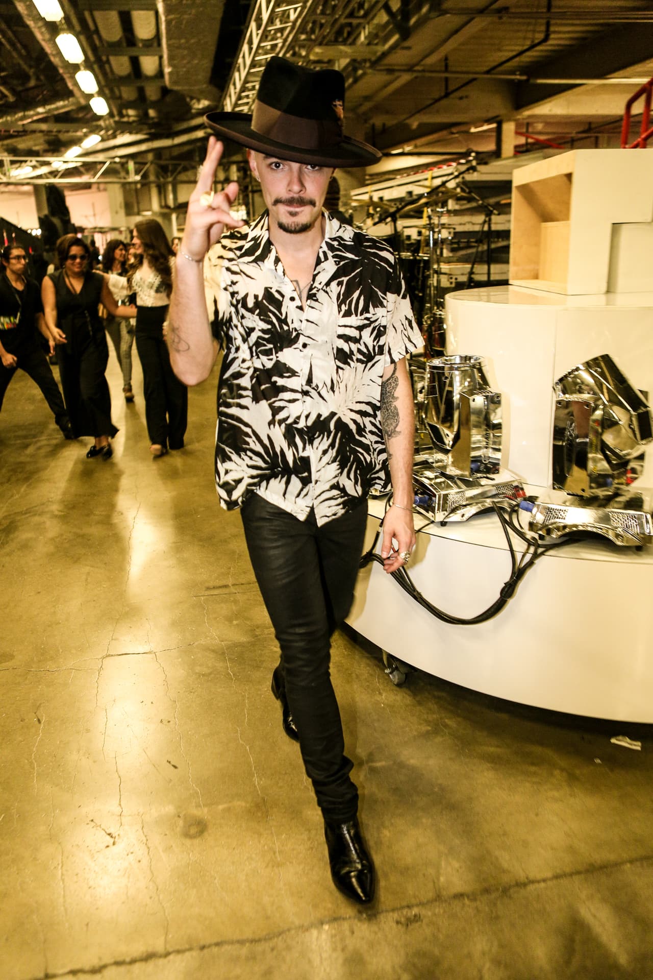 Una cosa fue lo que viste en televisión y otra lo que te perdiste. Pero, relax! Nuestro lente te trae el detrás de cámaras de la esta entrega de Premio Lo Nuestro.