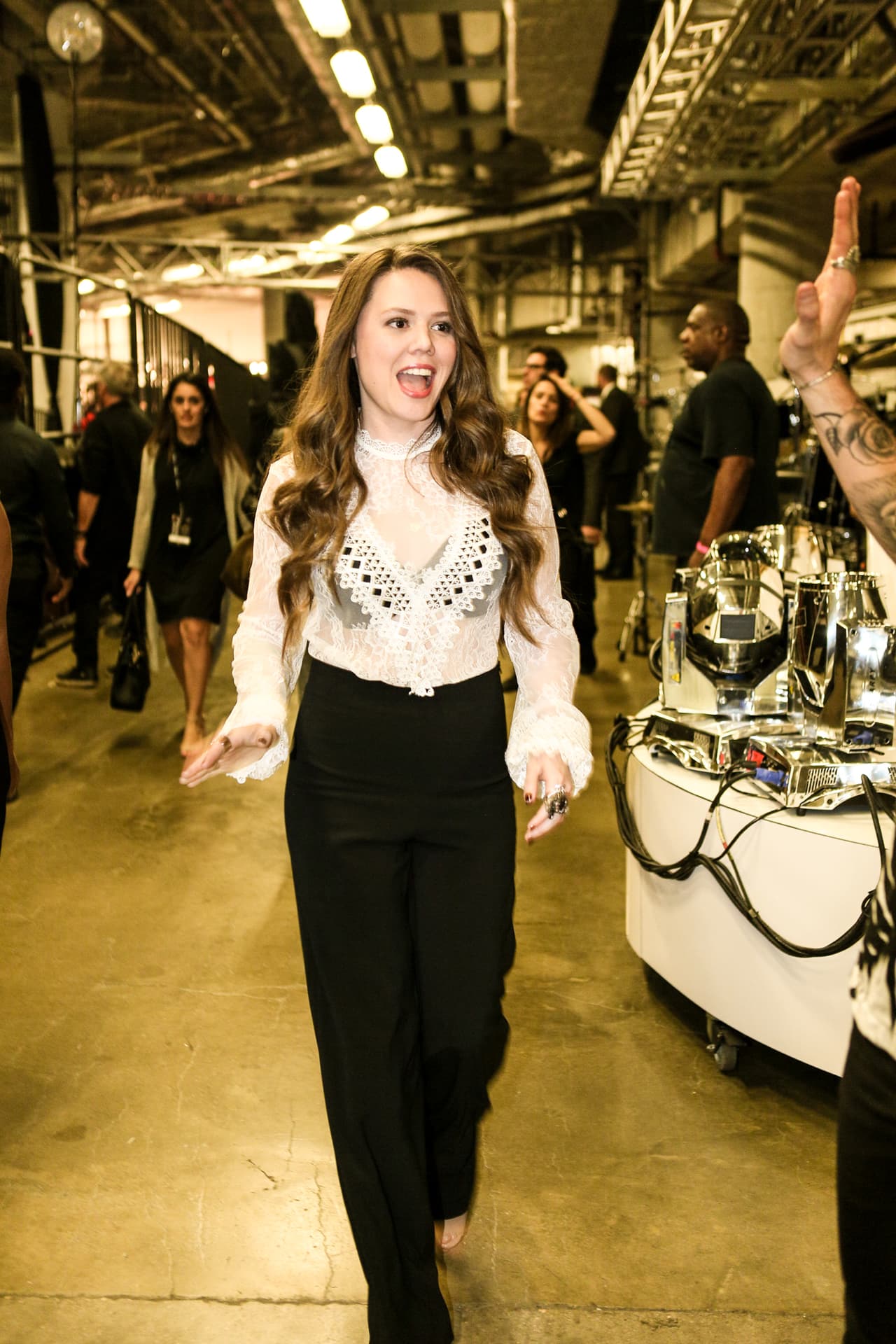 Una cosa fue lo que viste en televisión y otra lo que te perdiste. Pero, relax! Nuestro lente te trae el detrás de cámaras de la esta entrega de Premio Lo Nuestro.