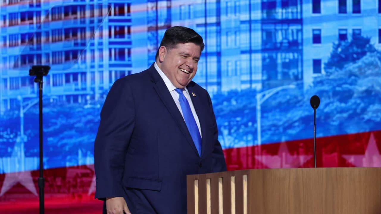 Pritzker defiende su gestión ante críticas por el costo de vida en Illinois