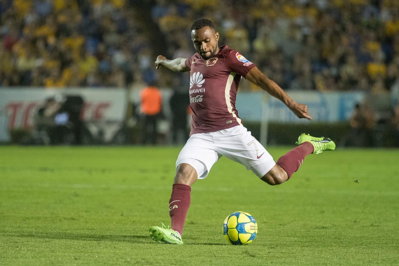 William Da Silva a veces mete goles llegando por sorpresa desde su nueva posición de mediocampista. Pero se nota que no la domina porque falla pases y tiene poca recuperación. 
<a href="http://www.univision.com/deportes/futbol/liga-mx/estos-son-cinco-mediocampistas-cuyo-estilo-de-futbol-le-urge-al-america" target="_blank">Las Águilas necesitan ya un medio natural como alguno de estos cinco</a>.