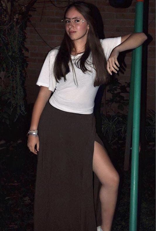 La hija mayor del actor 
<b><a href="https://www.univision.com/shows/el-gordo-y-la-flaca/hija-de-hector-parra-vende-tamales-para-recaudar-dinero-y-pagar-los-gastos-de-su-papa-en-la-carcel-video" target="_blank">ha defendido hasta el cansancio</a></b> la presunción de inocencia de su padre y ha reiterado en más de una ocasión que ella nunca vio alguna conducta inadecuada del artista con su hermana menor. 
<br>