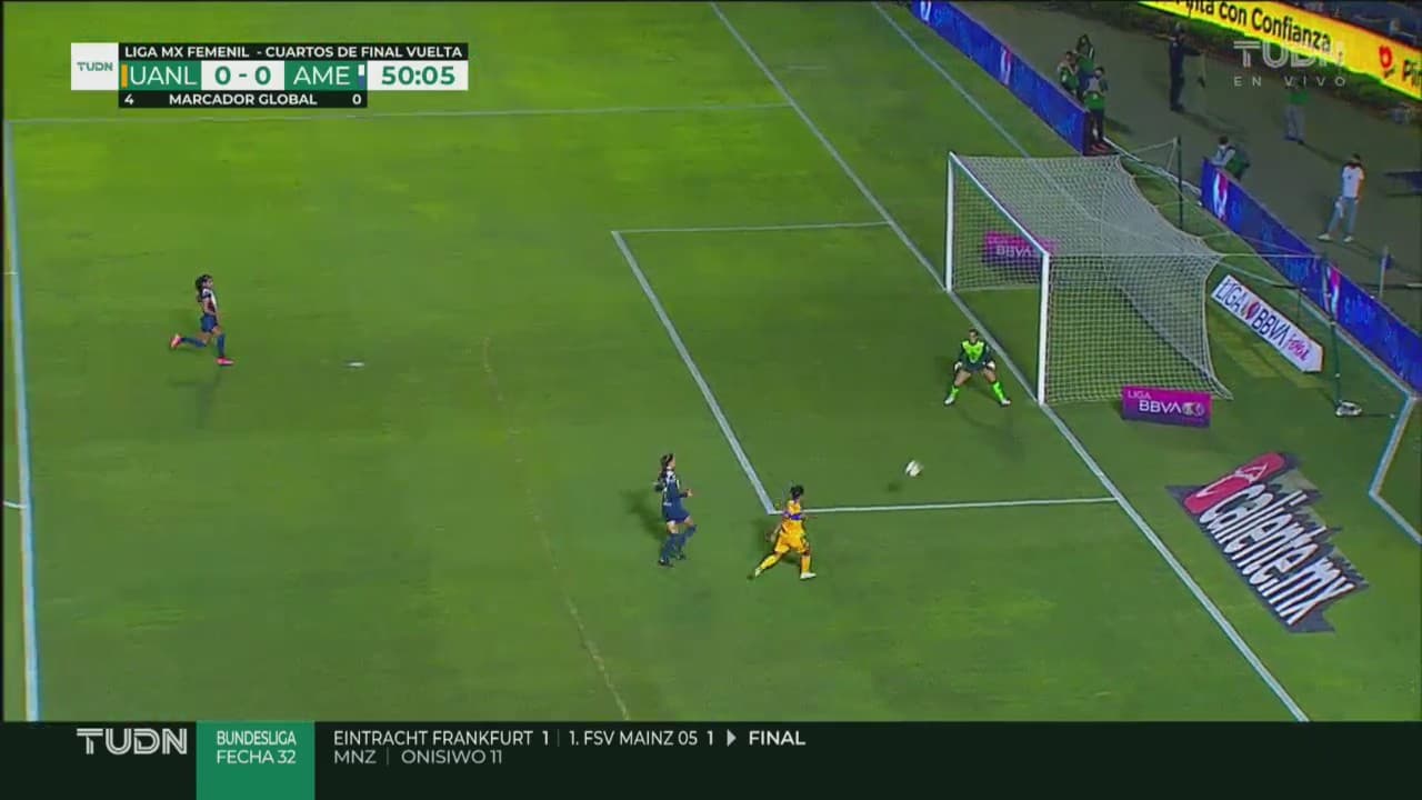 ¡Hace todo y falla la definición! Stephany Mayor se escapa, pero no anota