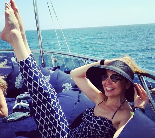 Dice la canción que en el mar la vida es más sabrosa, y la diva latina lo sabe muy bien.