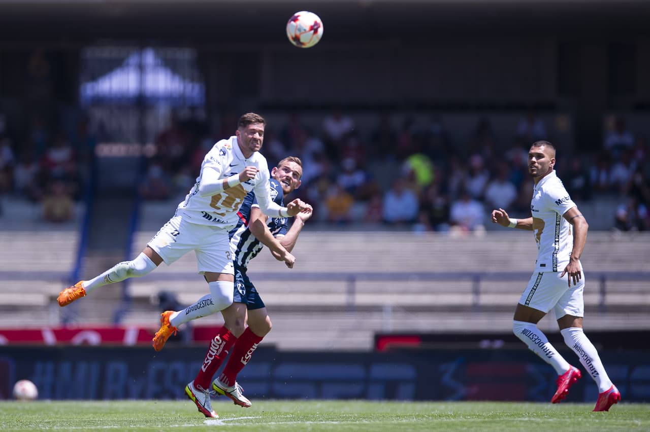 A pesar de haber jugado con 10 futbolistas la mayor parte del juego por la expulsión de Juan Ignacio Dinenno, los Pumas lograron una vital victoria ante Rayados.