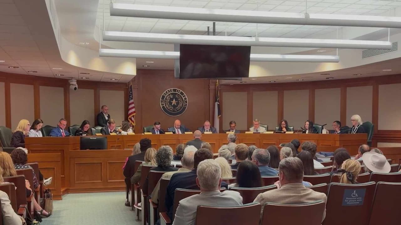 Legisladores analizan regulación del uso de agua en centros de datos en Texas