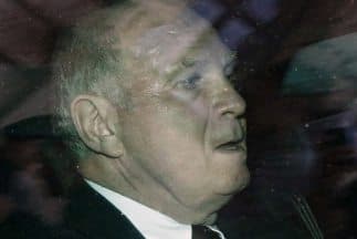 Hoeness dimite del FC Bayern e irá a prisión