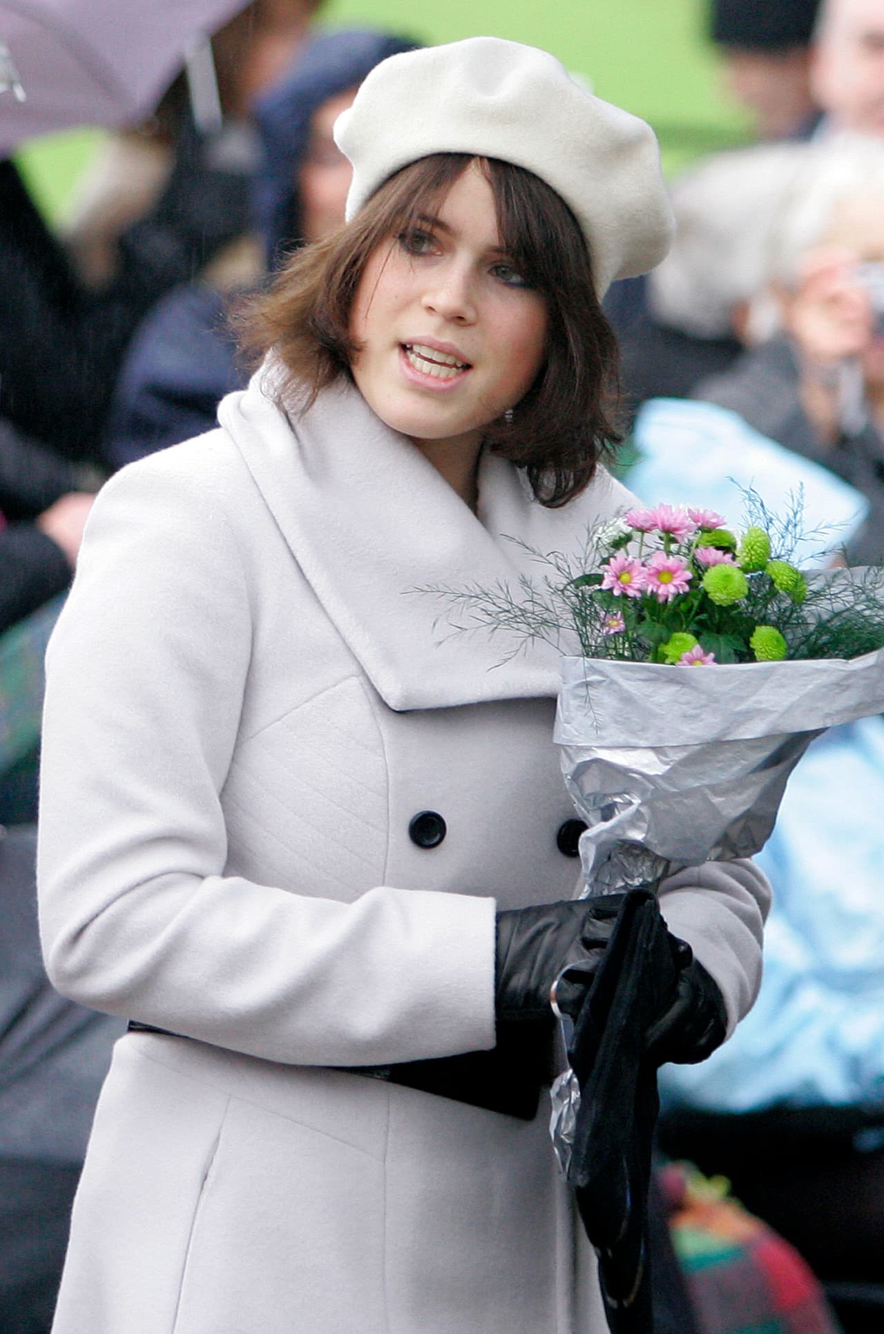 Desde su graduación, Eugenie no recibe dinero de la corona ni tiene obligaciones sociales, salvo los trabajos de caridad que ella misma elige.
<br>