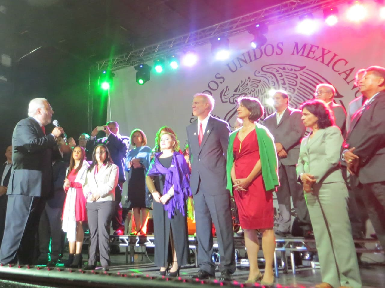 Este 15 de septiembre más de 12 mil personas gritaron Viva México en el Harrison Park. La fiesta estuvo llena de colorido y alegría, pero también de llamados de justicia por Ayotzinapa