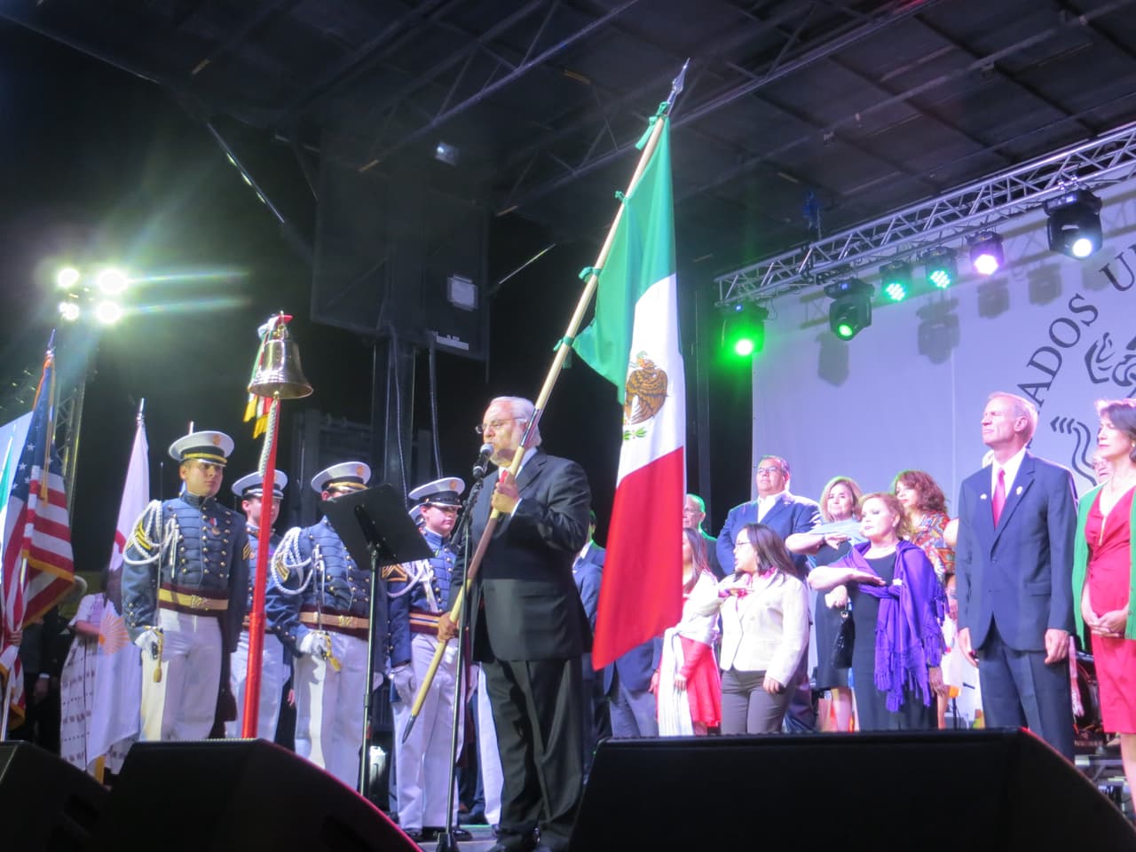 Este 15 de septiembre más de 12 mil personas gritaron Viva México en el Harrison Park. La fiesta estuvo llena de colorido y alegría, pero también de llamados de justicia por Ayotzinapa