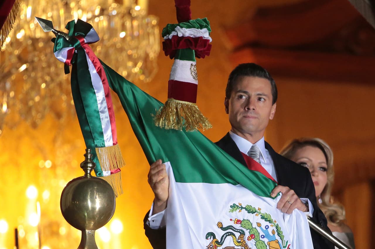 Peña Nieto anuncia 'Grito' de Independencia "austero", pero se aumentará el sueldo en 2017