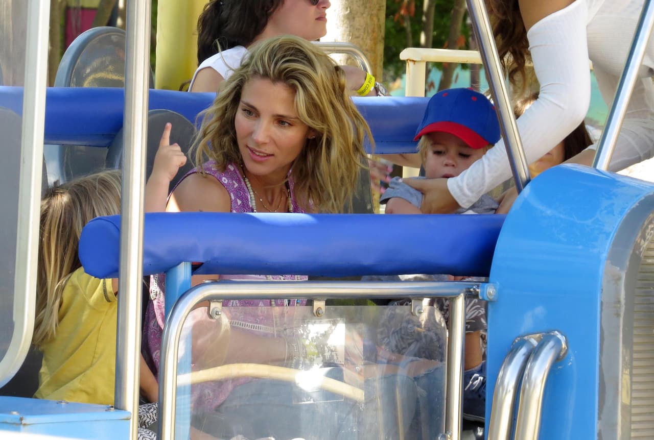 Elsa y sus hijos visitaron el parque de diversiones Warner de Madrid.