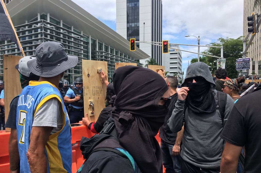 Manifestantes se retiran del área de Hato Rey