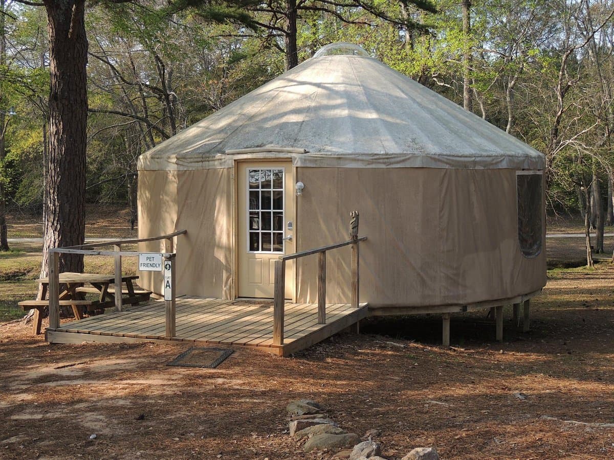 <b><a href="https://rvcoutdoors.com/pine-mountain-rv-resort/">Número 3: Pine Mountain RV Resort, an RVC Outdoor Destination</a></b>. Se promocionan como un campamento que ofrece un natural ideal combinado con una experiencia hotelera favorita; a solo una hora al sur de Atlanta y rodeado de la Madre Naturaleza. Hay una variedad de opciones de alojamiento disponibles que para familias numerosas o grupos.