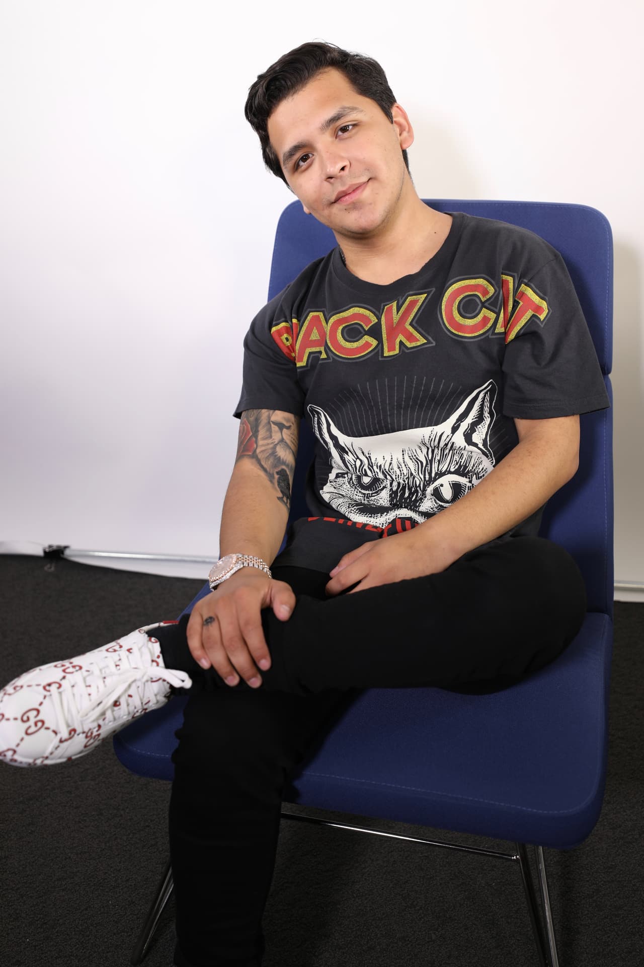 Ahora que si se trata de accesorios, Christian Nodal es amante de los relojes.