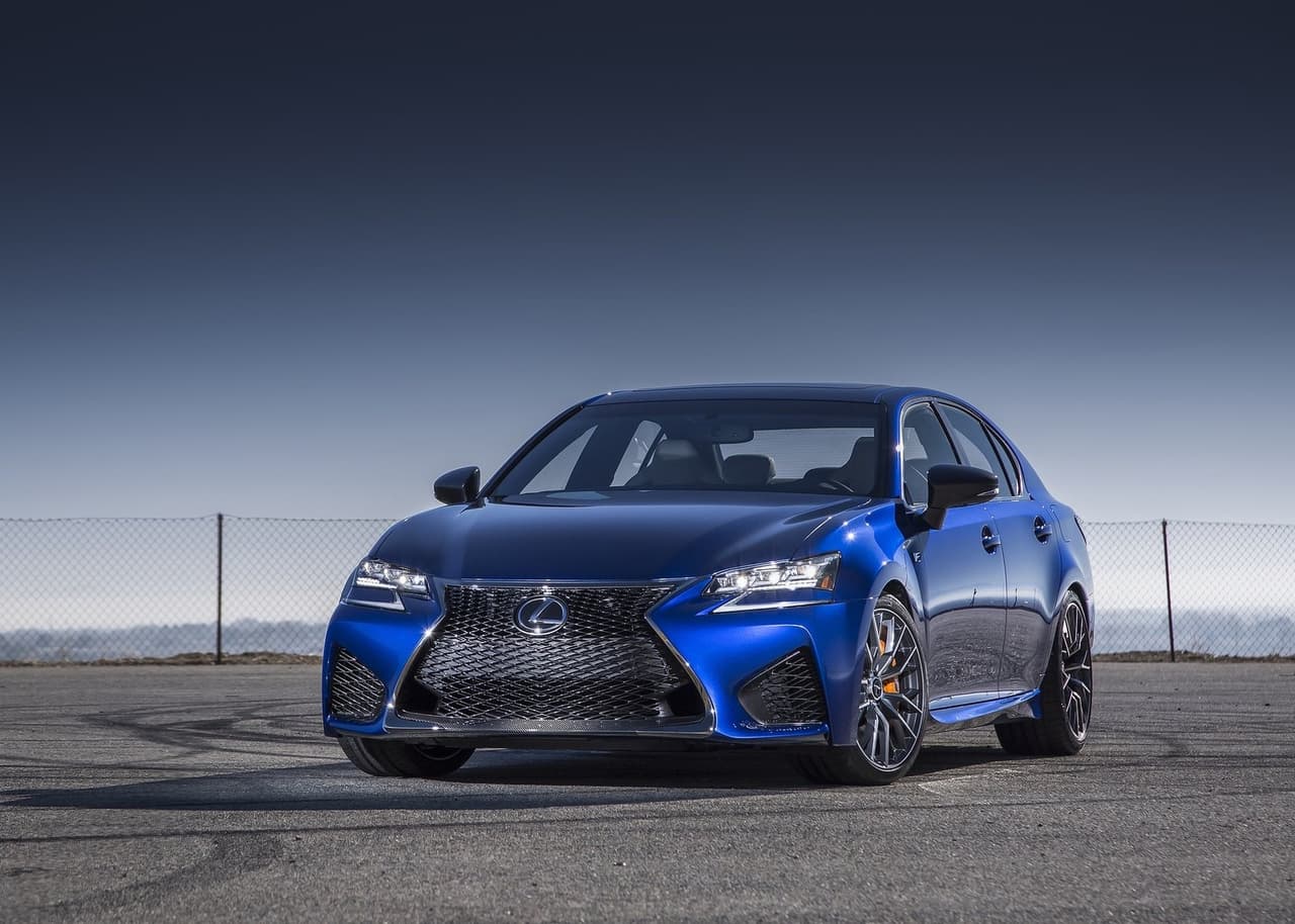 <h3 class="cms-H3-H3"><b>2do. lugar en el segmento de los carros medianos de lujo</b></h3>
<br>
<br>
<u>Lexus GS 350</u>
<br>
<br>Puntaje general de iSeeCars: 8.8
<ul>
 <li>Puntaje de confiabilidad: 8.9</li>
 <li>Puntaje de valor retenido: 8.6</li>
 <li>Puntaje de seguridad: no disponible</li>
</ul>
<br>Precio promedio para una unidad con 3 años de uso: $49,005
<br>